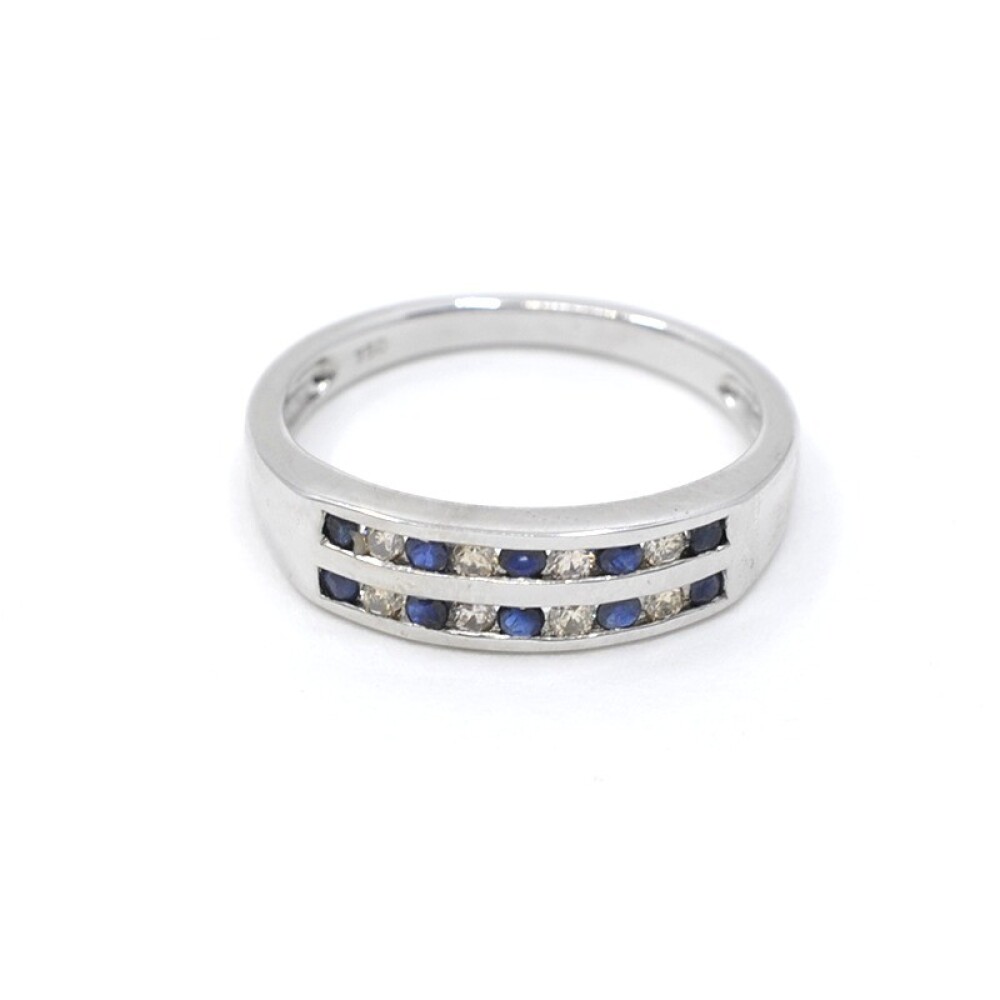 Anillo Medio Sin Fin En Oro Blanco, Brillantes Y Zafiros Anillo Medio Sin Fin En Oro Blanco, Brillantes Y Zafiros