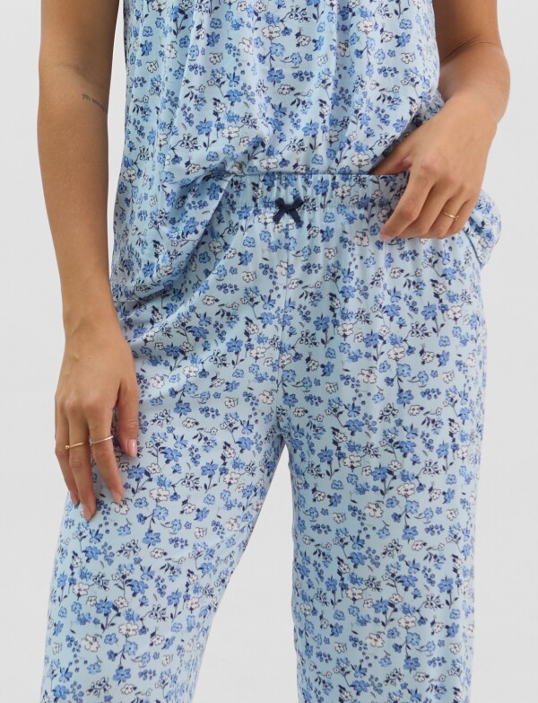 Pijama Con Capri CELESTE/MULTI