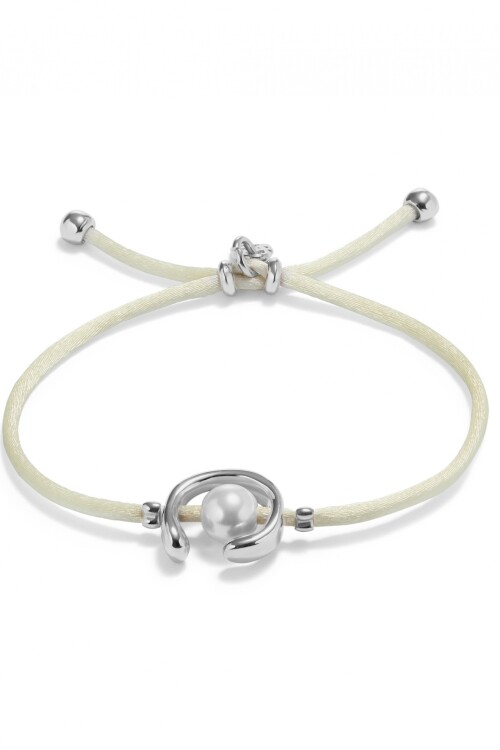 PULSERA DE HILO CREMA CON PERLA SHELL FORNITURA BAÑADA EN PLATA DE LEY. Pulsera