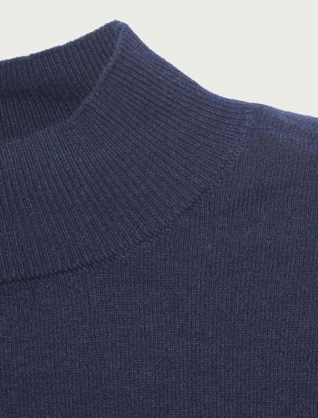 BUZO DE PUNTO DE CUELLO ALTO AZUL