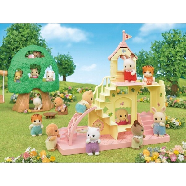 Sylvanian Families Castillo De Juegos P/ Bebés + Figura Sylvanian Families Castillo De Juegos P/ Bebés + Figura