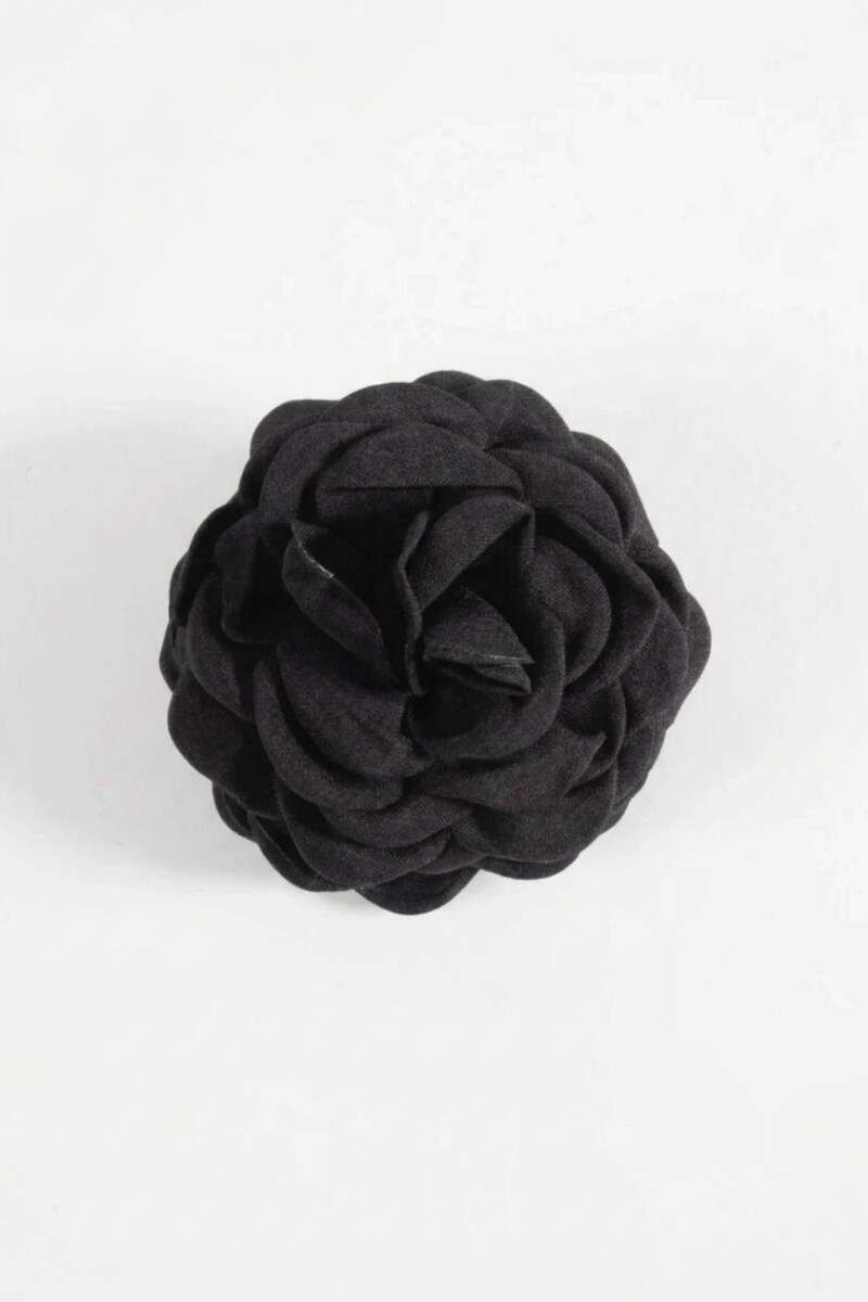 Broche flor negro