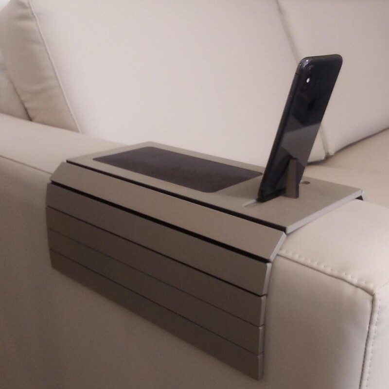 BANDEJA PARA SOFA - CON PORTA TELEFONO - FENDY BANDEJA PARA SOFA - CON PORTA TELEFONO - FENDY
