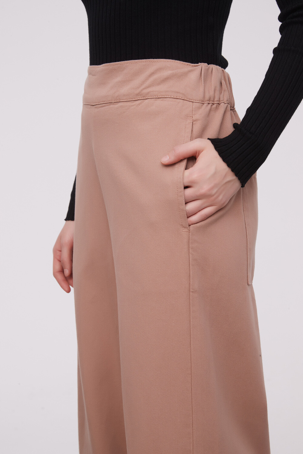 Pantalon Tane Beige Oscuro