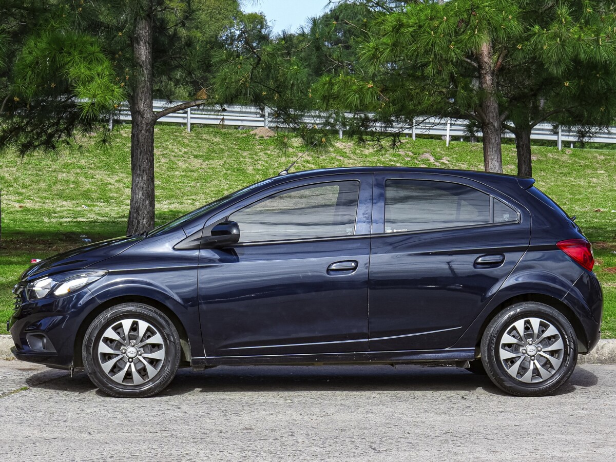 Chevrolet Joy Black Extra Full 1.0 | Permuta / Financia Chevrolet Joy Black Extra Full 1.0 | Permuta / Financia