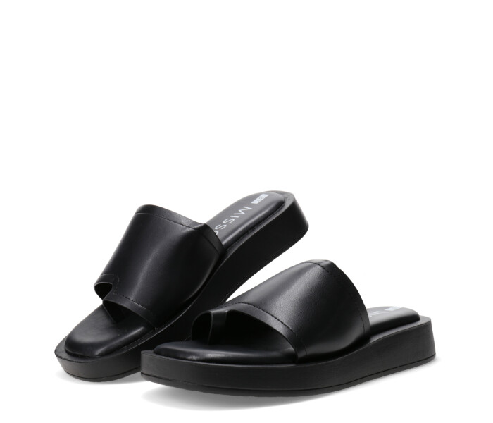 Sandalia DALIA con tira frontal Black