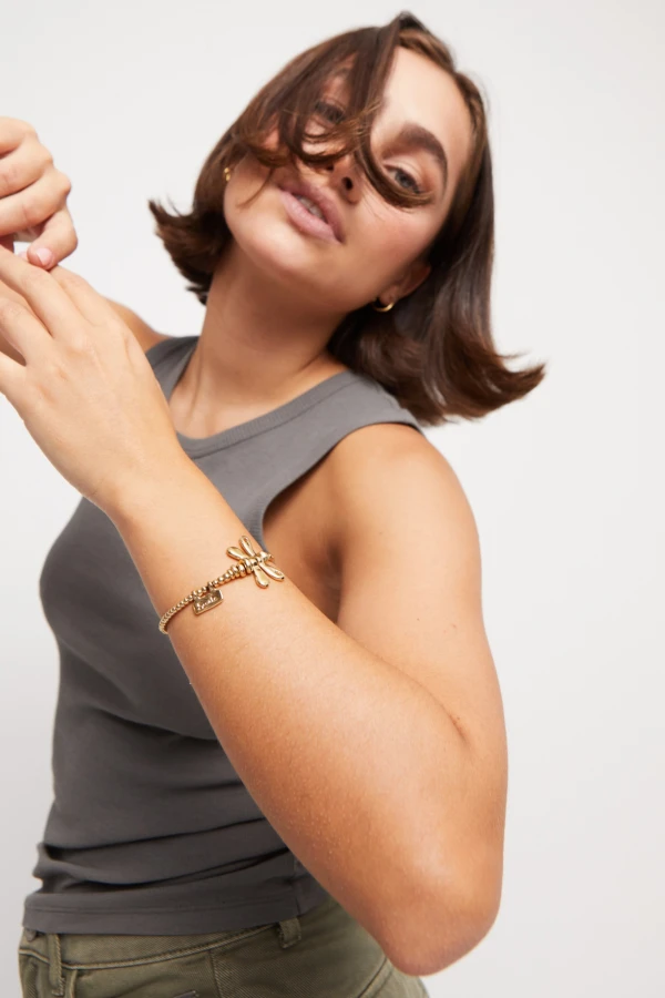 PULSERA ELASTICA CON LIBÉLULA BAÑADA EN ORO DE 18K Pulsera