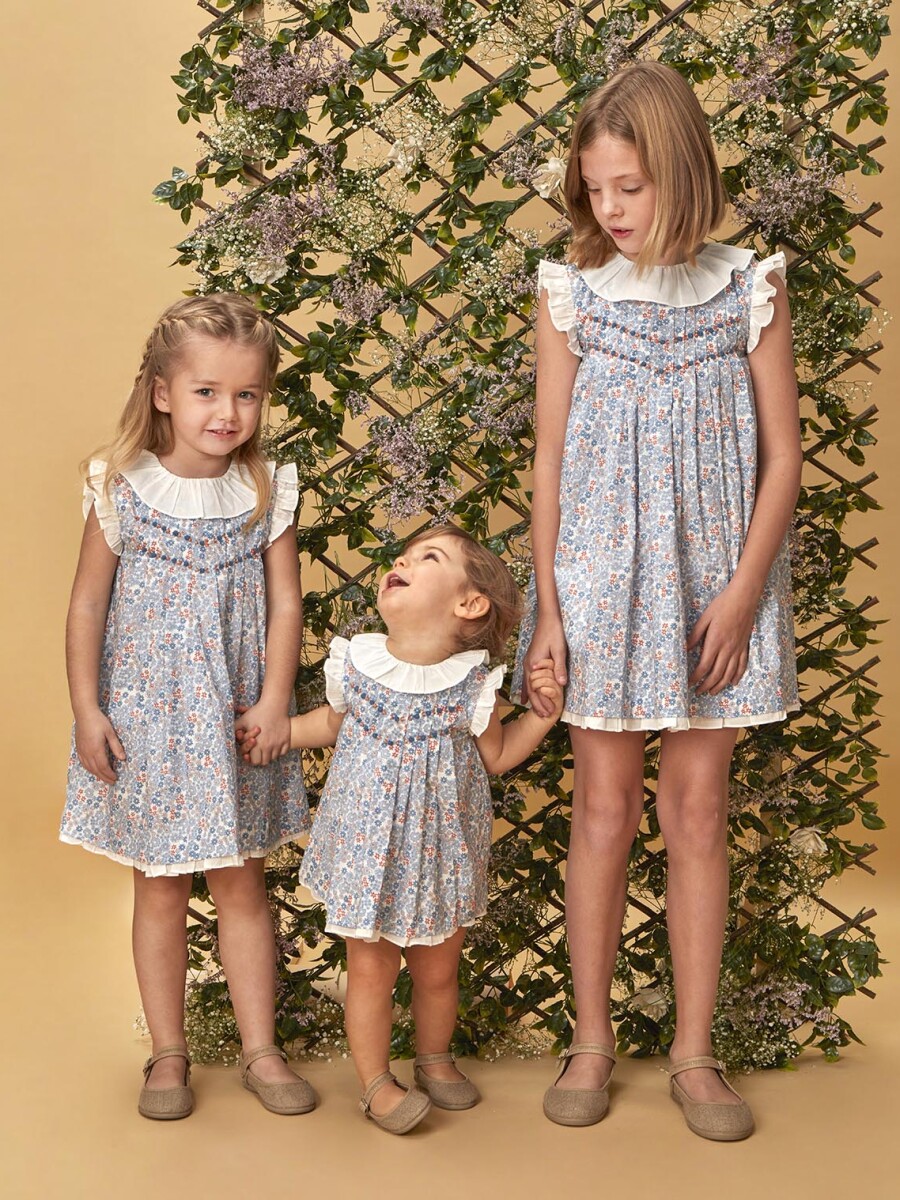 Vestido De Florecitas Con Nido De Abeja Azul Claro