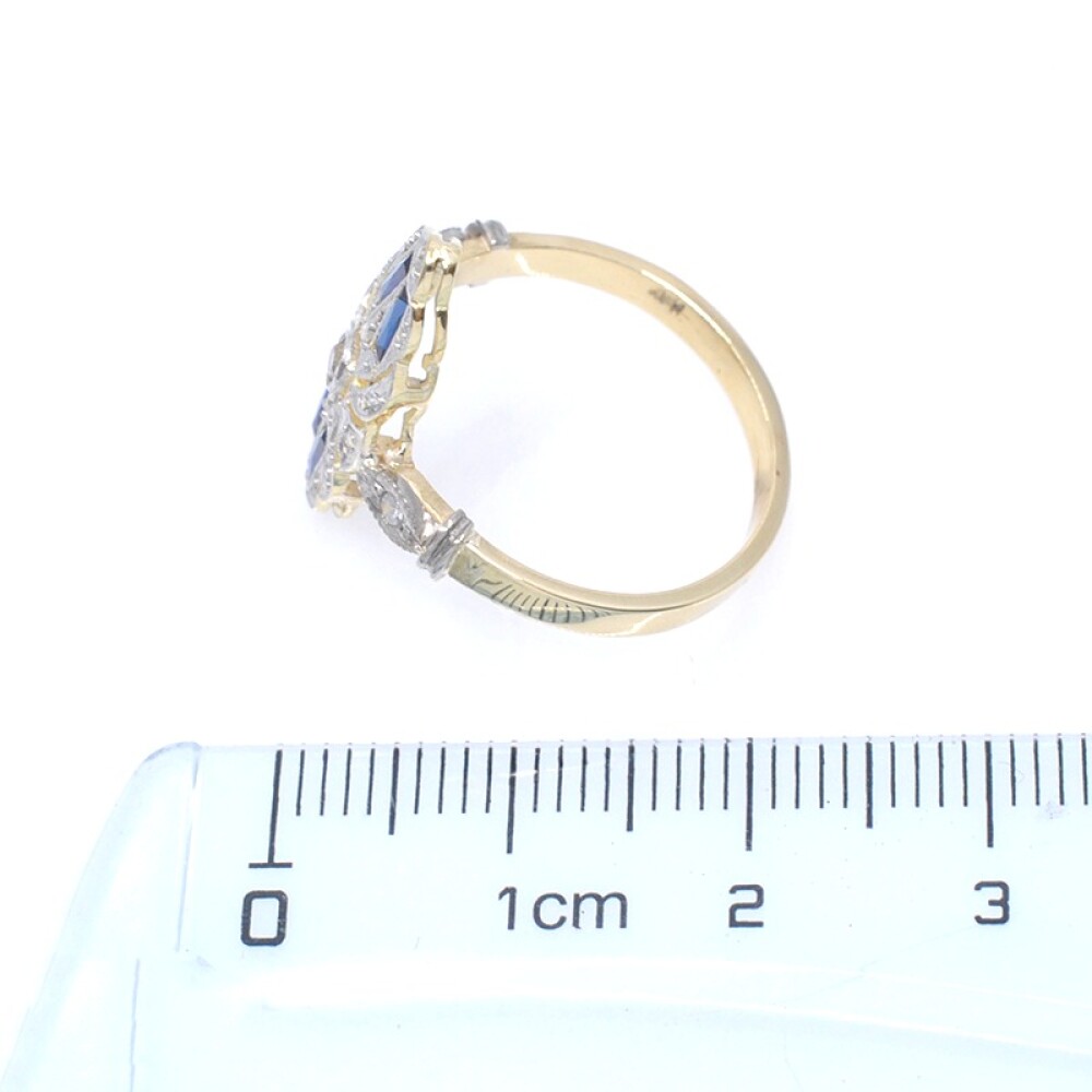Anillo en oro 18k , brillantes, diamantes y zafiros sintéticos Anillo en oro 18k , brillantes, diamantes y zafiros sintéticos