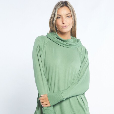 Polera Plus Size con Maxi Cuello Verde