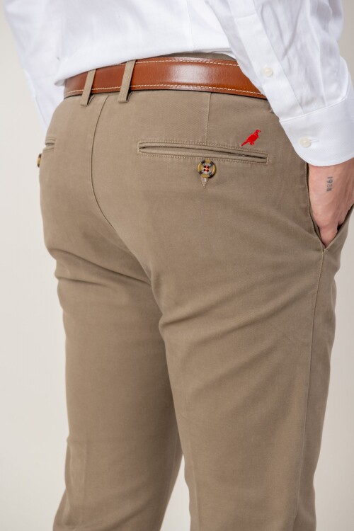 Pantalón Cotton Twill Tostado