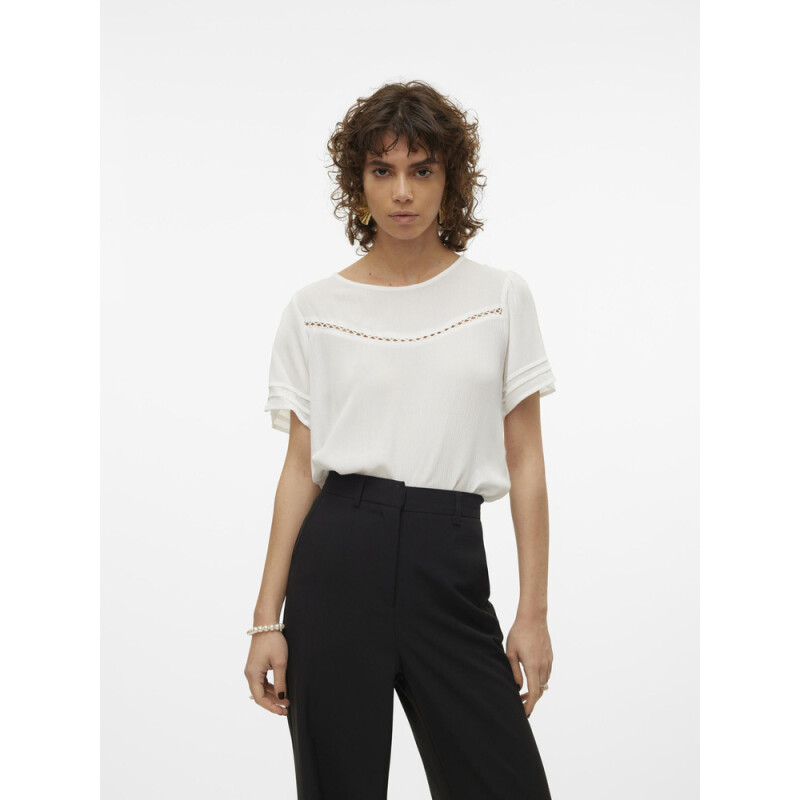 VMMENNY SS LACE TOP WVN GA SNOW WHITE