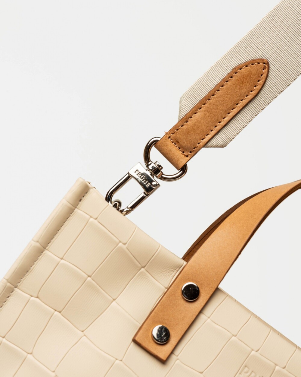 Cartera de mano Capri en cuero grabado croco Natural