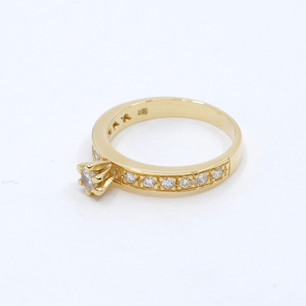 Anillo En Oro 18K Amarillo Con Brillantes Anillo En Oro 18K Amarillo Con Brillantes