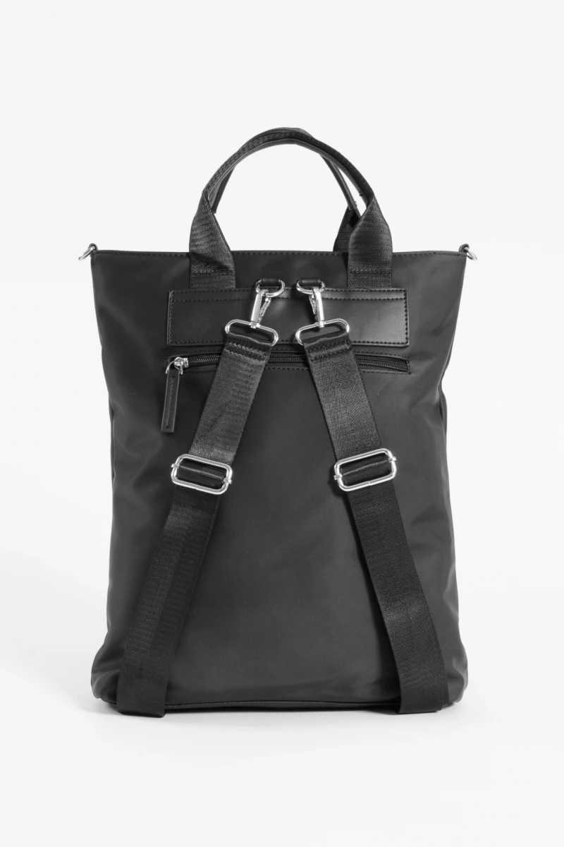 Mochila porta laptop con bolsillo fruncido negro