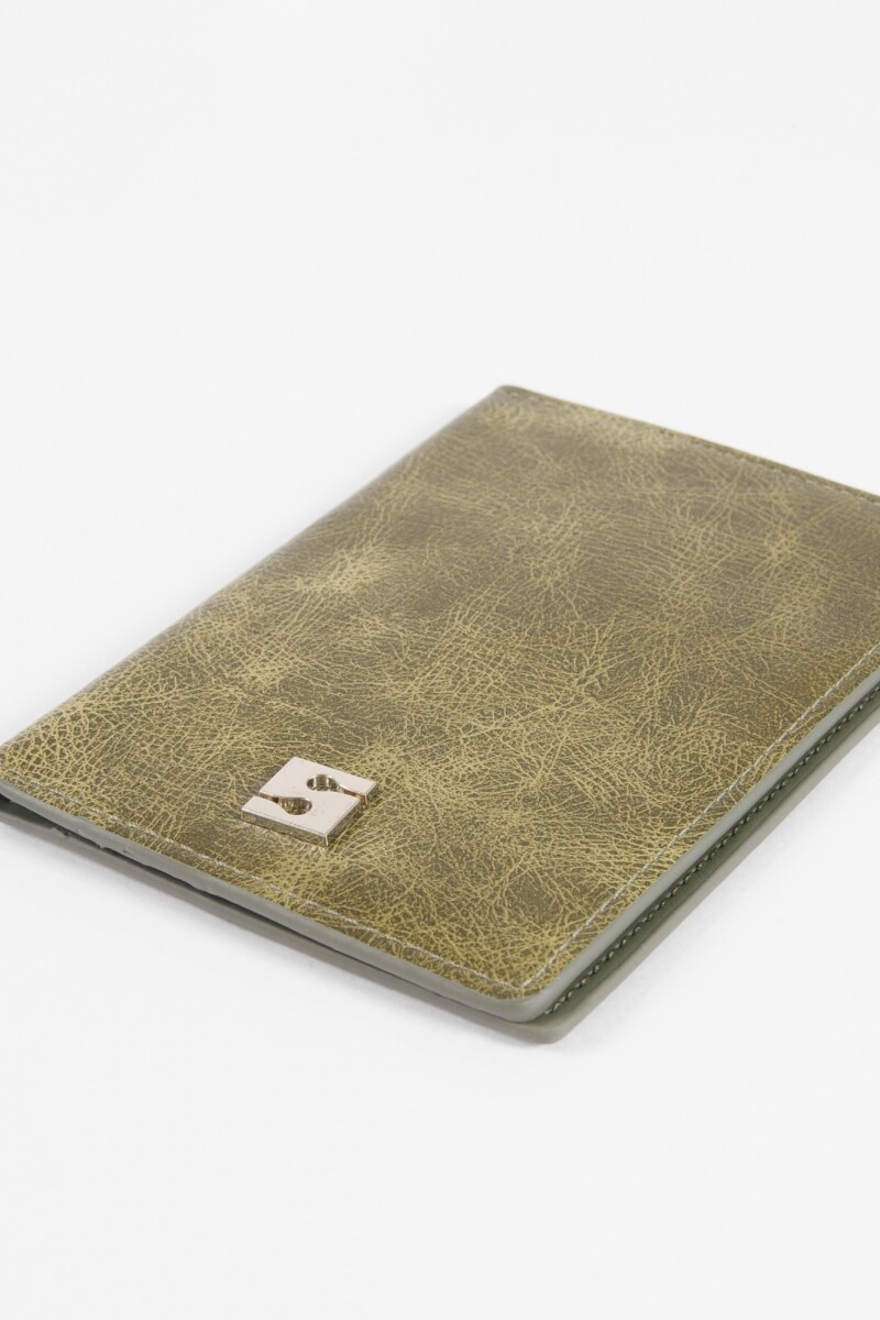 Cubre pasaporte verde