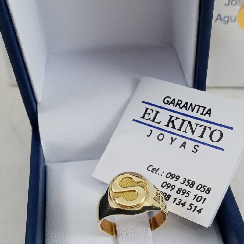 Anillo sello Inicial Oro 18 kilates Anillo sello Inicial Oro 18 kilates