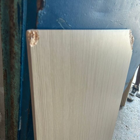 [OUTLET] Cómoda Cajonera para Dormitorio de 4 Cajones y 1 Puerta en MDP - Noce [PIEZA GOLPEADA] [OUTLET] Cómoda Cajonera para Dormitorio de 4 Cajones y 1 Puerta en MDP - Noce [PIEZA GOLPEADA]