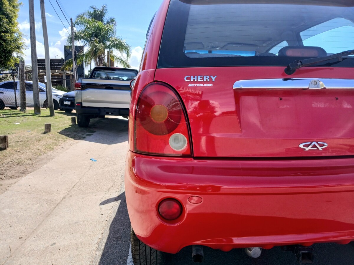 Chery QQ3 1.1 EXCELENTE ESTADO! | Permuta / Financia Chery QQ3 1.1 EXCELENTE ESTADO! | Permuta / Financia