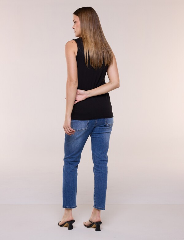 Musculosa Basica Escote V NEGRO