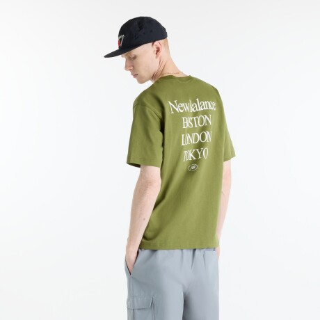 Remera New Balance de Hombre-International Stamp-MT6216IHGEE GREEN