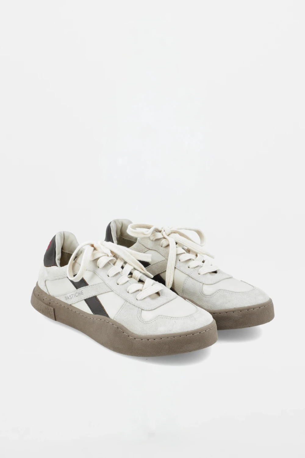 Sneaker Club 82 W26