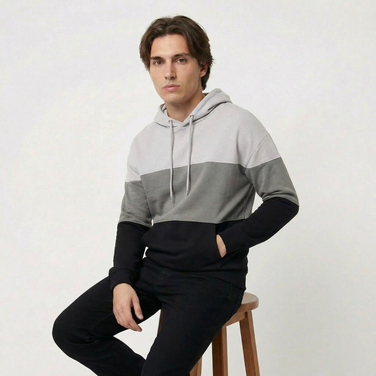 Sweater Brad. 