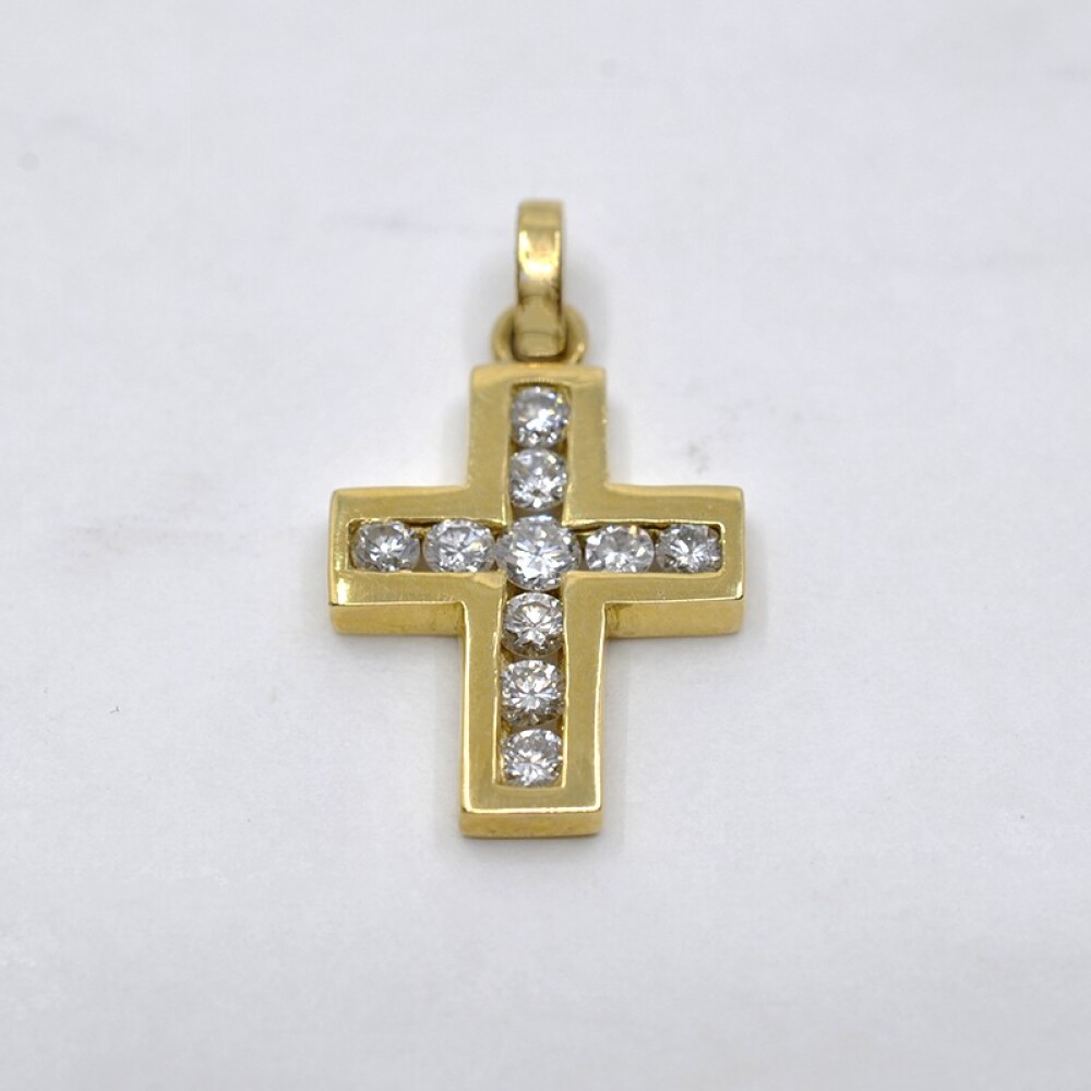 Cruz En Oro 18K amarillo Y brillantes 15 x 12 mm Cruz En Oro 18K amarillo Y brillantes 15 x 12 mm