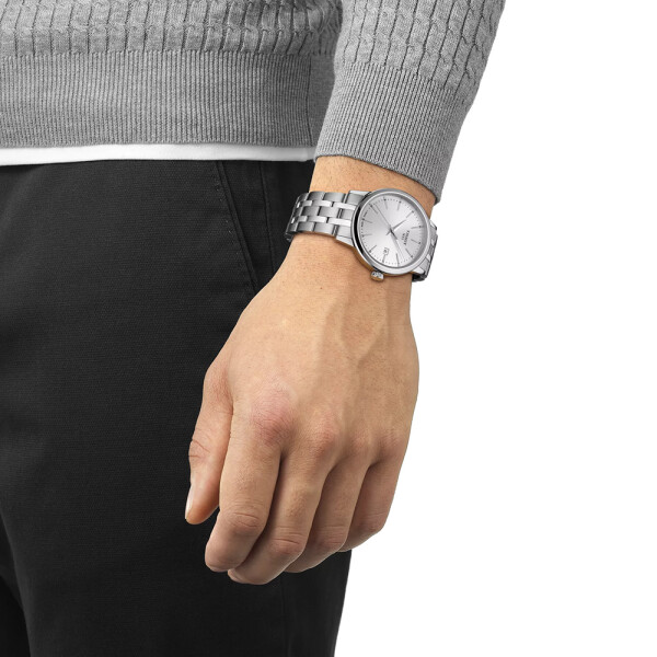 Reloj Tissot CLASSIC DREAM 42mm con esfera de acero Reloj Tissot CLASSIC DREAM 42mm con esfera de acero