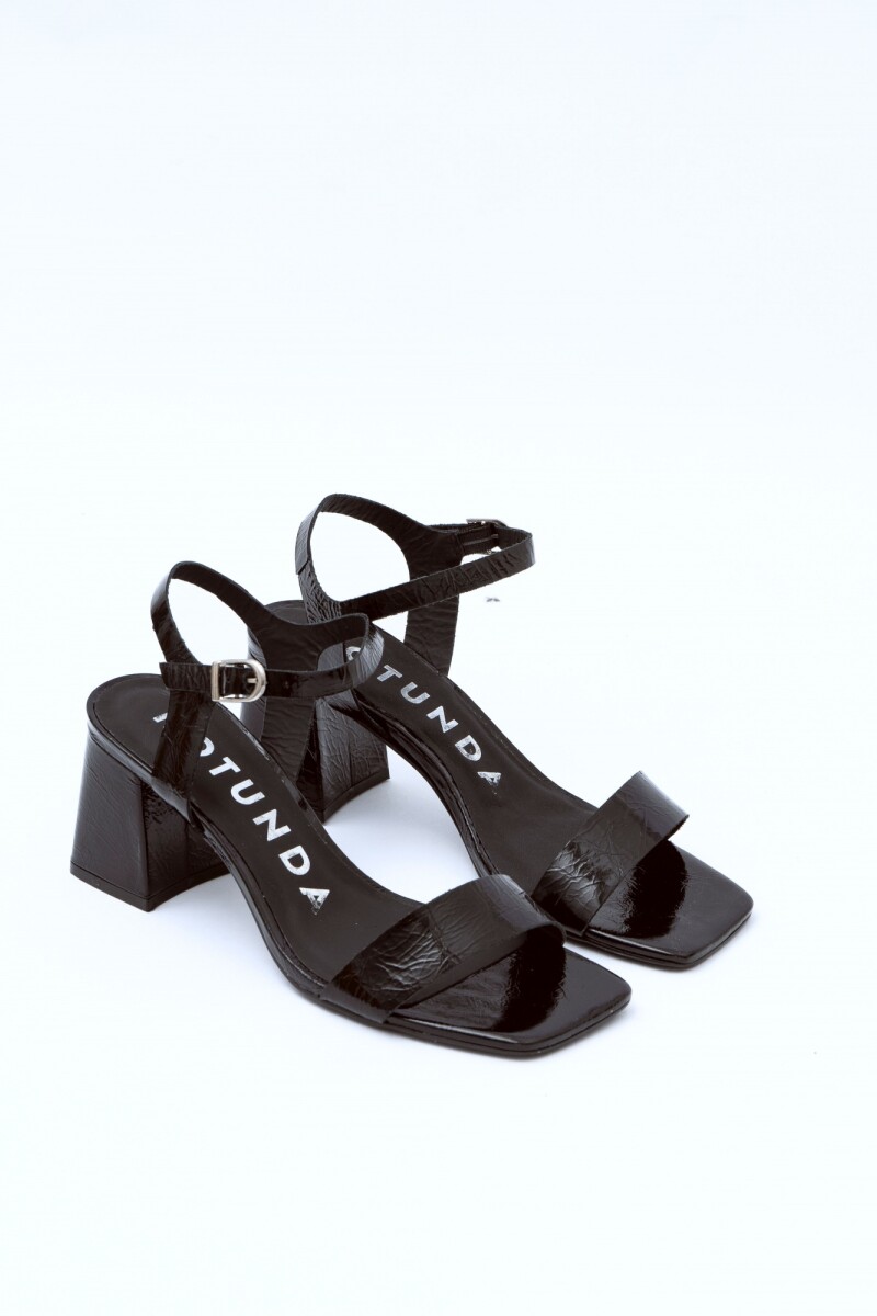 Almin Black