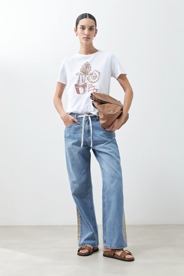 Remera con estampa local blanco