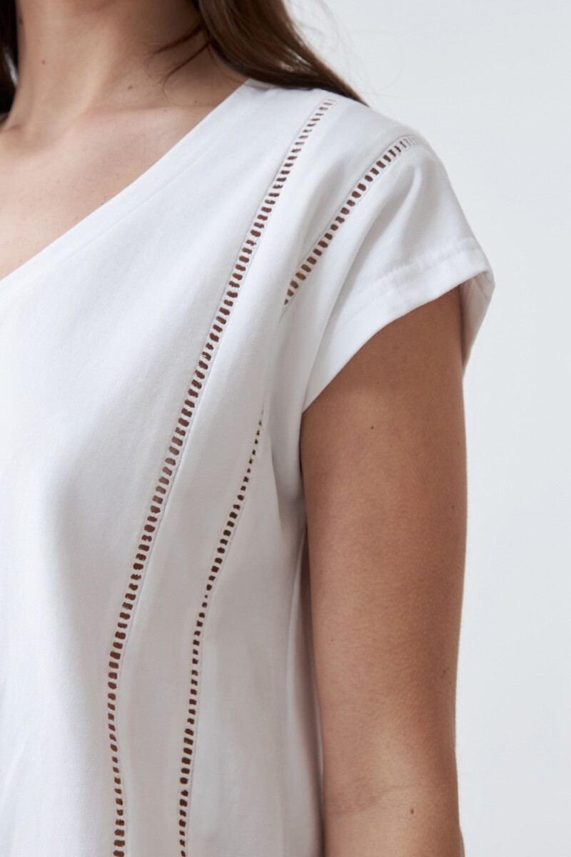 Remera escote en V con vainillas blanco