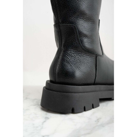 Bota Cuero Negro