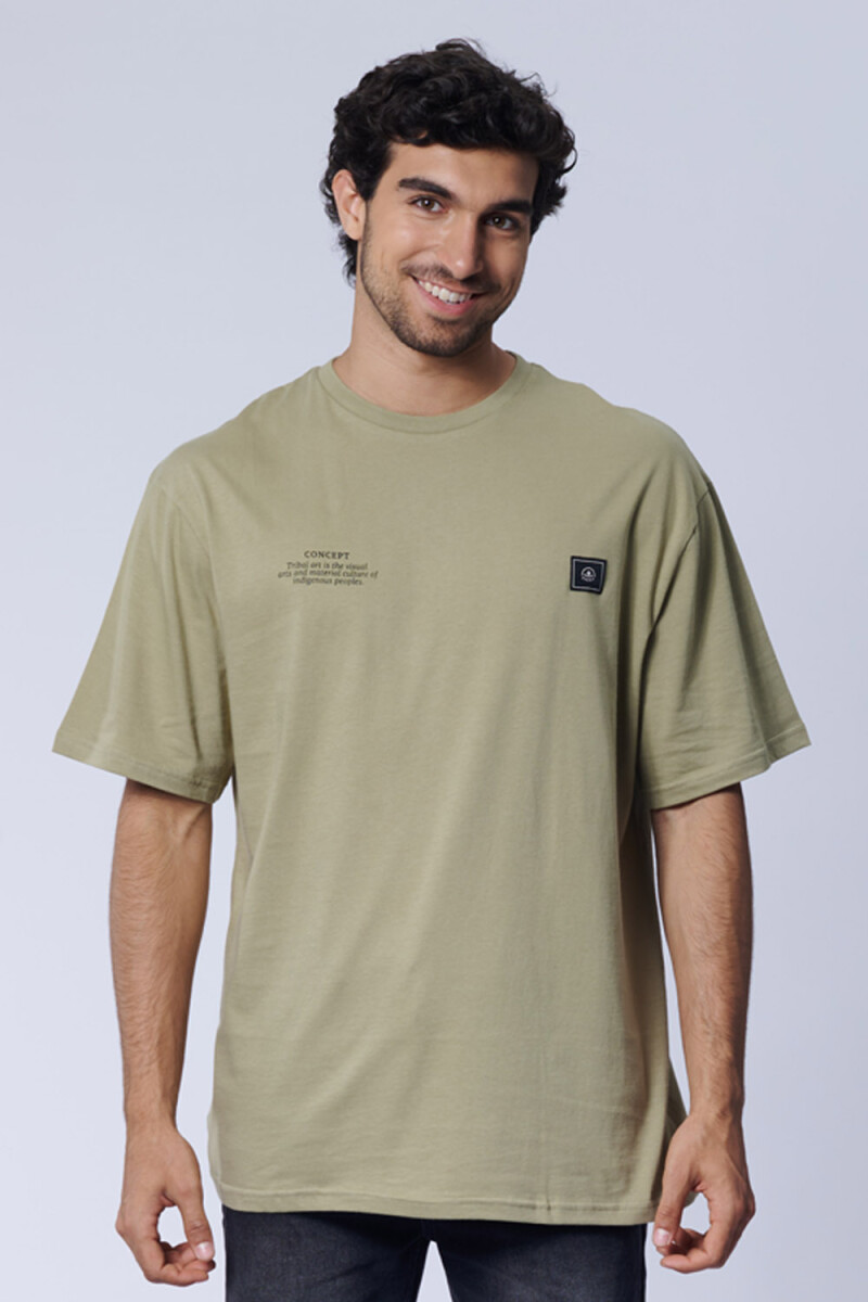Remera oversize - Parche Verde 