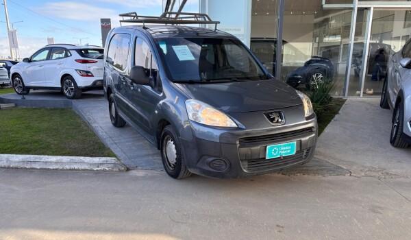 Peugeot Partner B9 5Plz - 2011 Peugeot Partner B9 5Plz - 2011