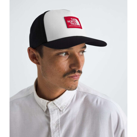 Keep It Patched Trucker Tnfblack/horizonrd/tnfwht