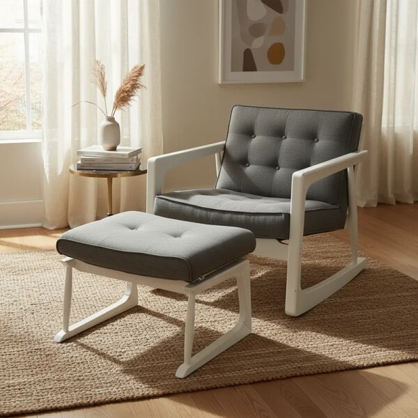 POLTRONA EN MADERA CON POSAPIE - TAPIZADO TELA GRIS - PRODUCTO CON DETALLES - POLTRONA EN MADERA CON POSAPIE - TAPIZADO TELA GRIS - PRODUCTO CON DETALLES -