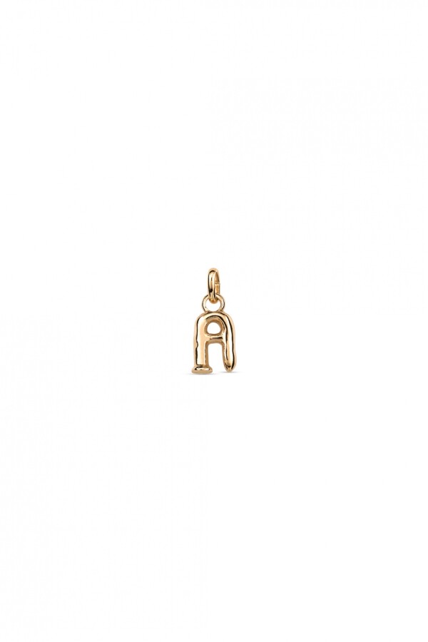 CHARM DE ALEACION DE METALES BAÑADO EN ORO DE 18 K CON FORMA DE LETRA A CON ARGOLLA Charm