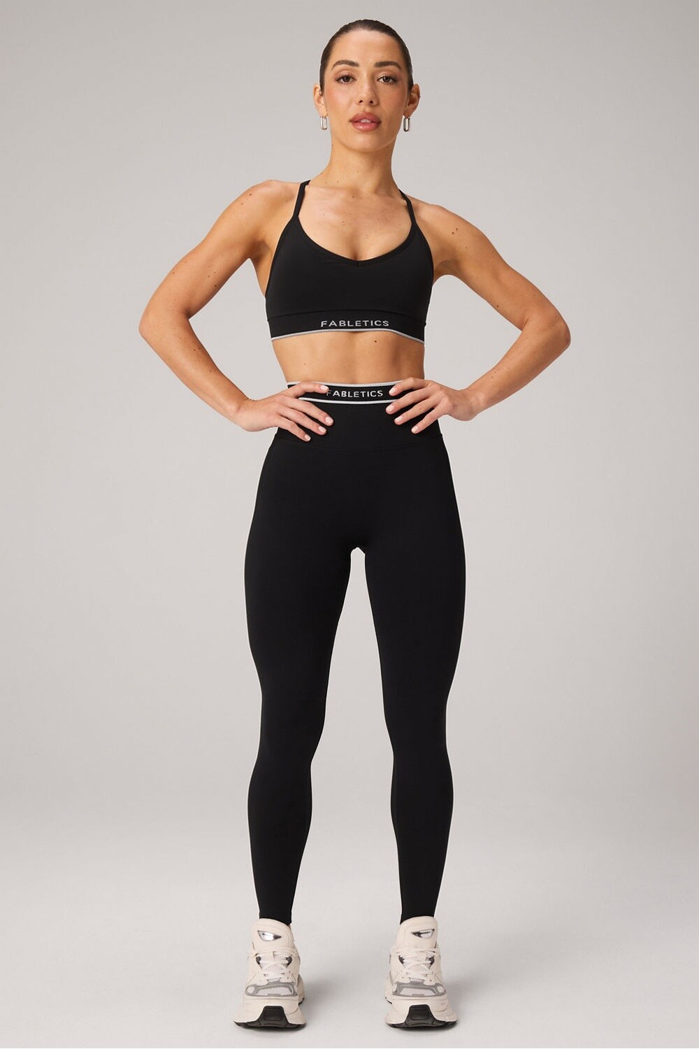 Bra Seamless V-Neck Push-Up Low Impact Bra Mujer Black/Classic White Fabletics