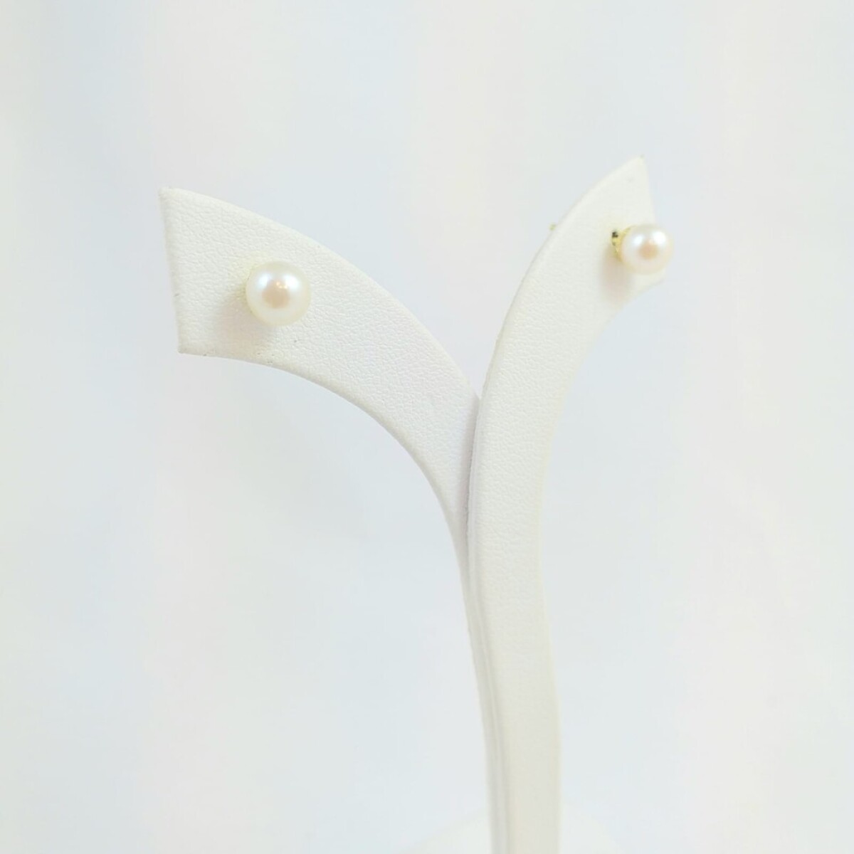 Caravanas de Oro 18 kt y Perla de cultivo 6 1.2 mm - Sistema de Perno y rosca 