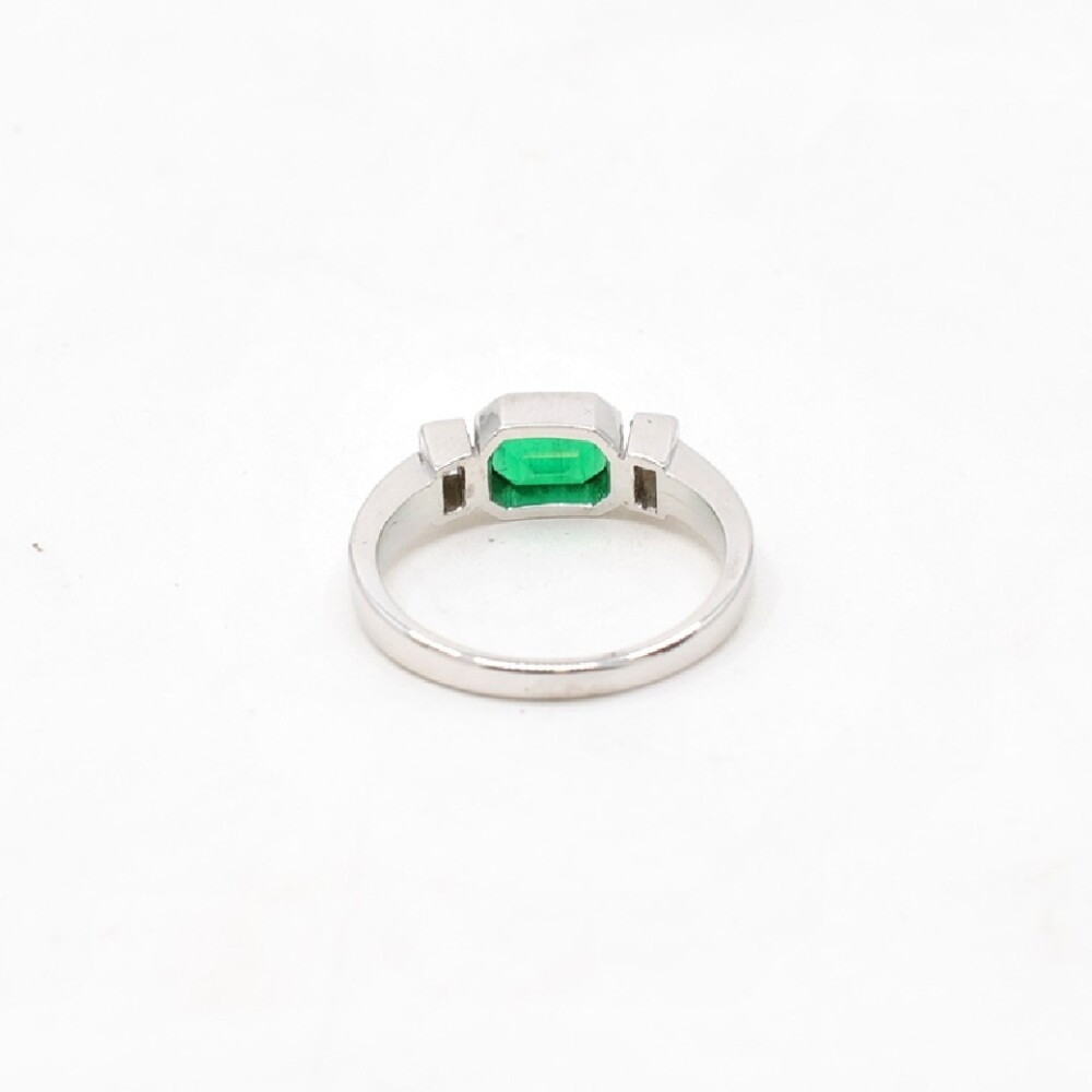 Anillo En Oro 18K, Brillantes Y Esmeralda Anillo En Oro 18K, Brillantes Y Esmeralda