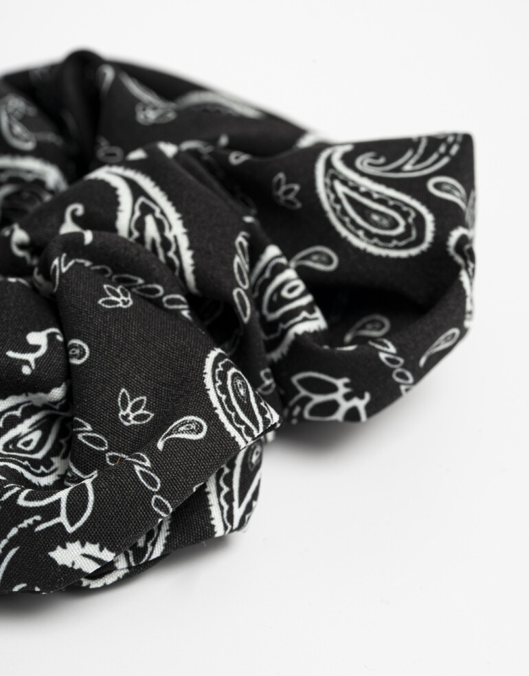 Skunzies Estampados Scrunchie Paisley Negro - Estampado Geometrico