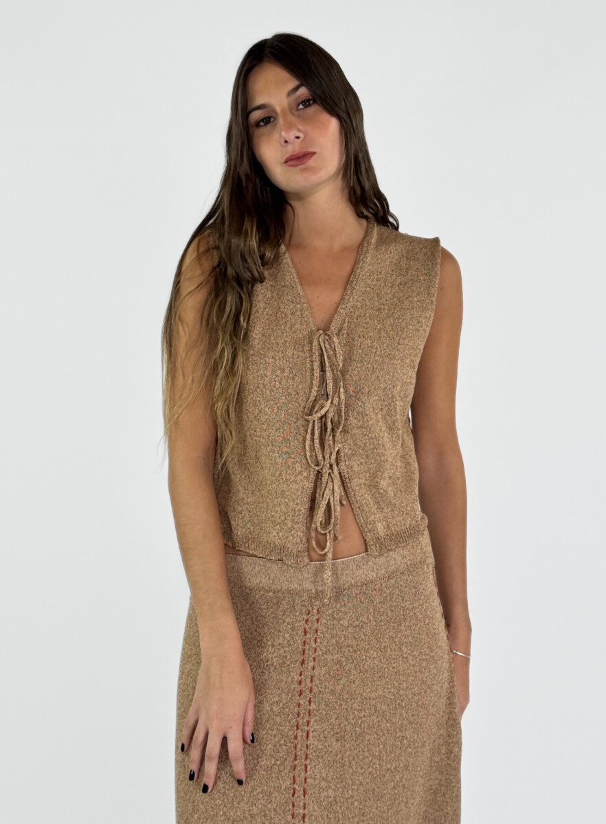 CHALECO TEJIDO EN LINO FILIPA - CAMEL 