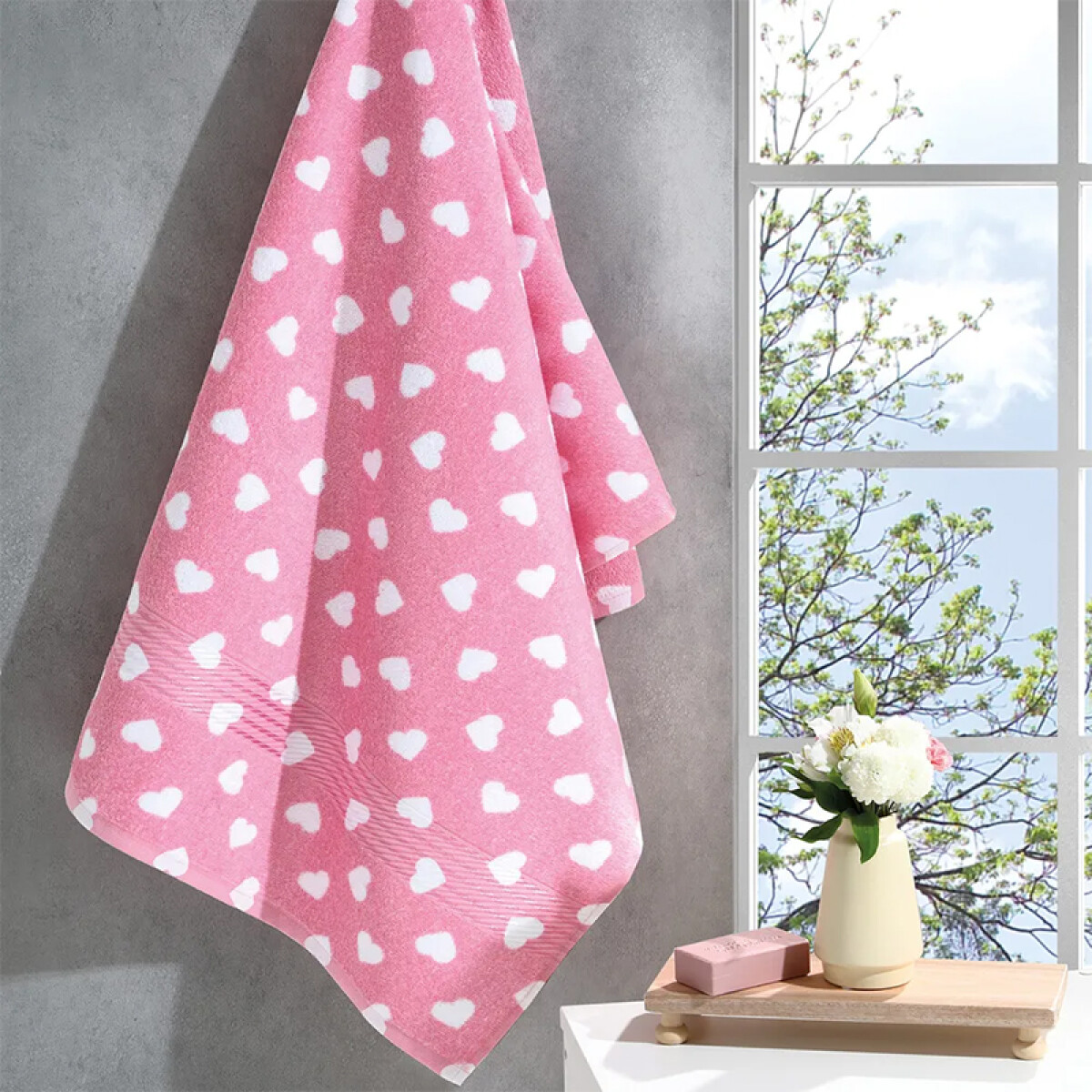 Toalla Baño Estampada Prisma 100% Algodón 70x140 cm - Rosa / Corazón Blanco 