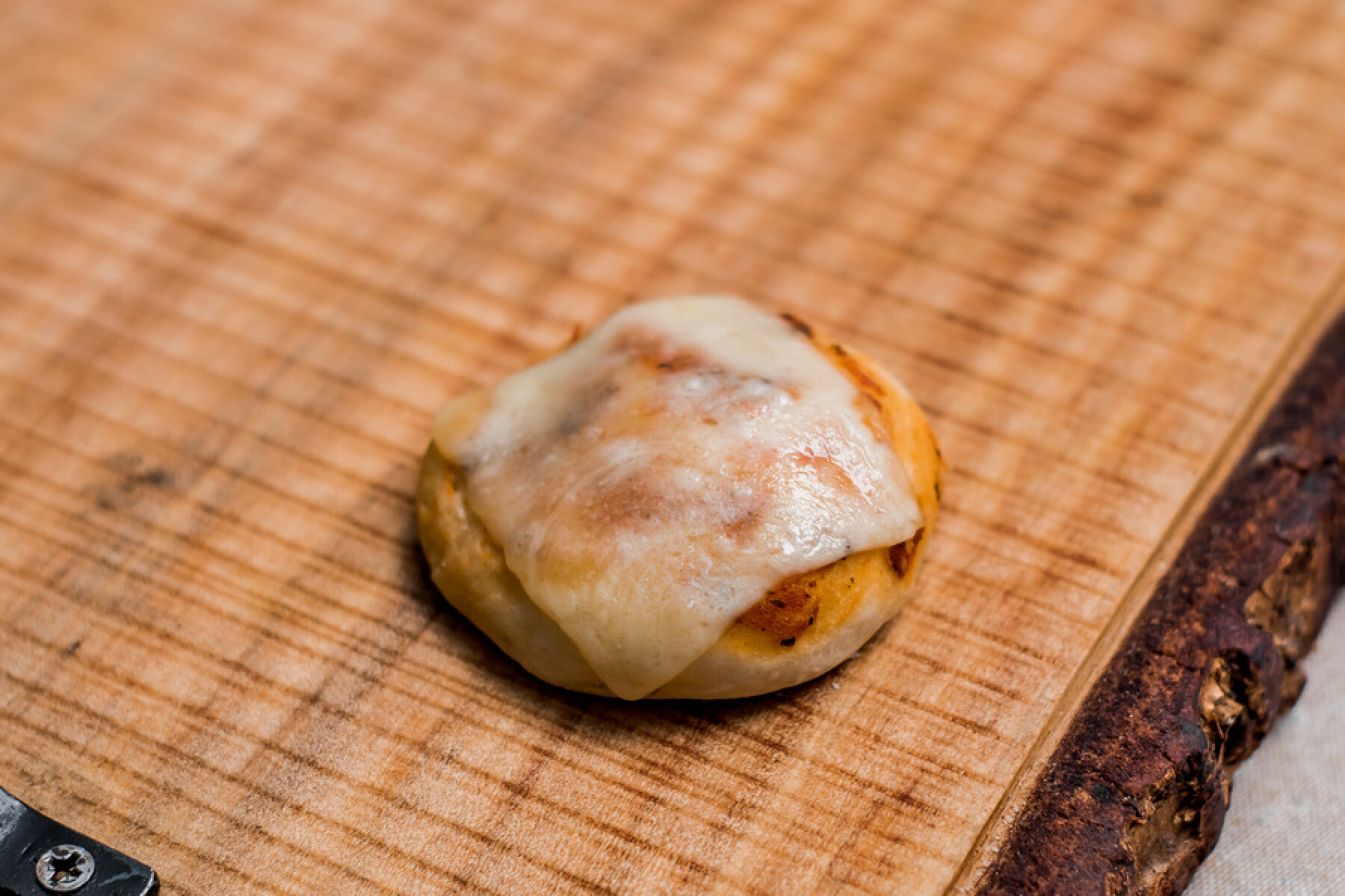 Mini lehmeyún con muzzarella 