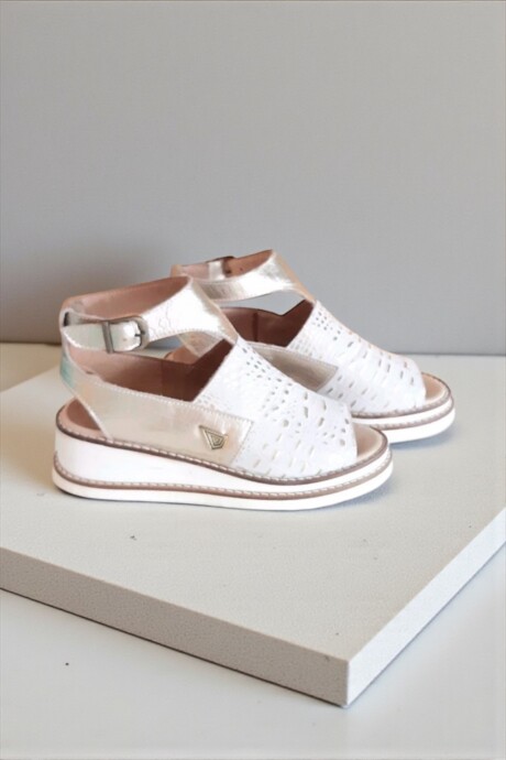 Sandalia Leyla Natural Y Dorado Sandalia Leyla Natural Y Dorado