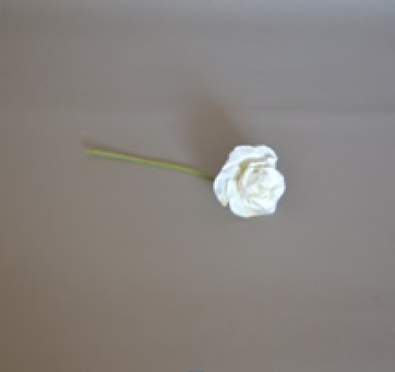 Flor artificial blanca 