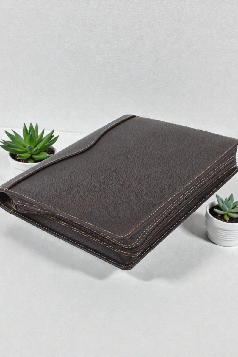 Dosier Mediano Profesional en cuero genuino Chocolate