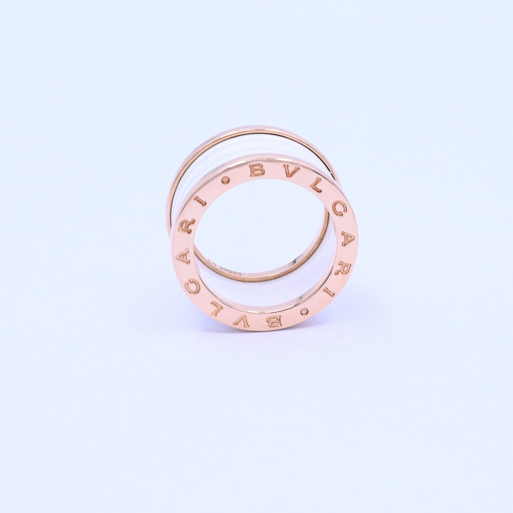 Bulgari Bzero 1 anillo oro 18k rosa y cerámica blanca con estuche original. Bulgari Bzero 1 anillo oro 18k rosa y cerámica blanca con estuche original.