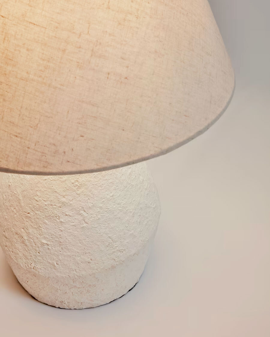 Lámpara de mesa Noara de magnesio con acabado blanco Lámpara de mesa Noara de magnesio con acabado blanco